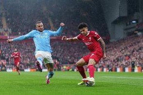 每体：利物浦要价至少8200万欧元，巴萨想签迪亚斯极其困难