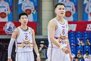 段冉：张帆大心脏三分完成自我救赎 山东一只脚处在悬崖边上了